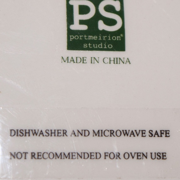 Portmeirion Studio a Christmas Story Illustrated by Susan Winget Plate - Picture 4 of 4